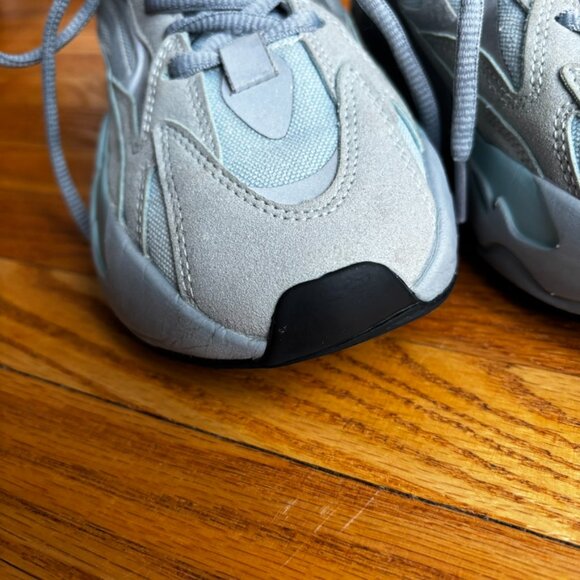 Yeezy Boost 700 V2 Hospital Blue Size 6.5 - Picture 8 of 15